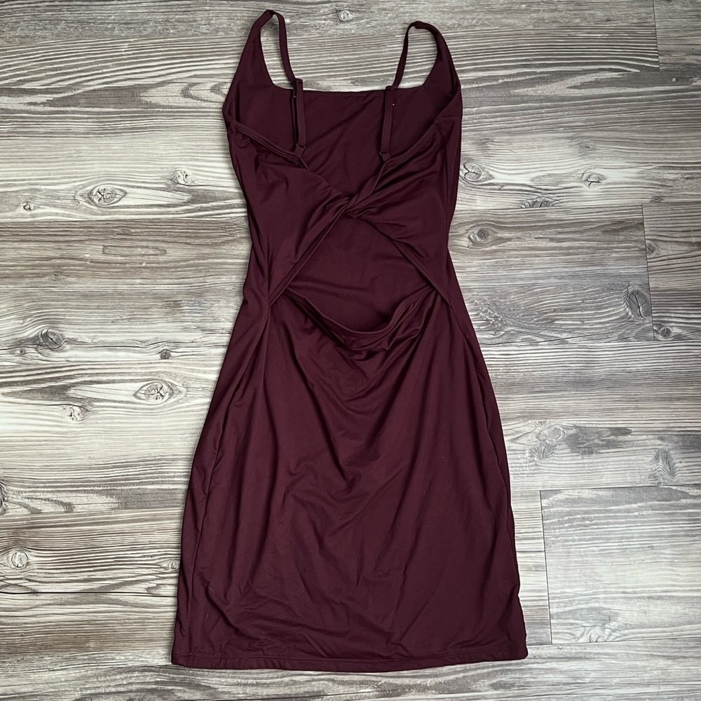 Alphalete Allure Dress Square Neck Open Twisted Back in Wine - Picture 1 of 7